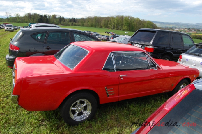 Ford Mustang 1. generacja 1964-1973 (1966 Hardtop 289 cu in GT), prawy bok