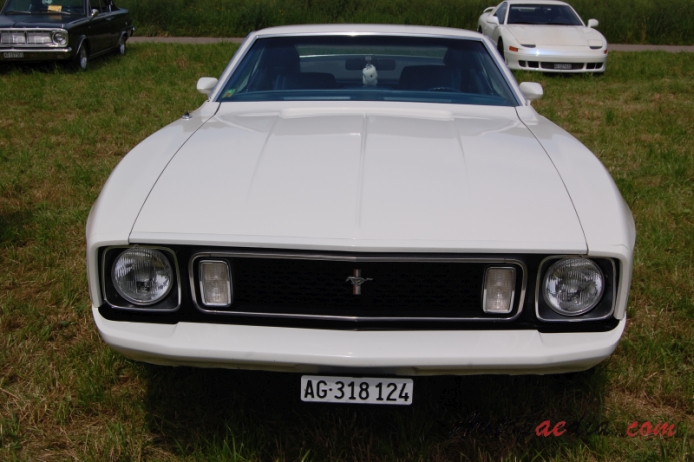 Ford Mustang 1. generacja 1964-1973 (1973 Mach 1 fastback), przód