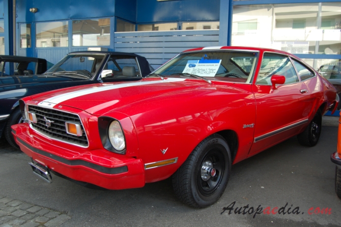 Ford Mustang 2nd generation 1974-1978 (1977 hatchback 3d), left front view