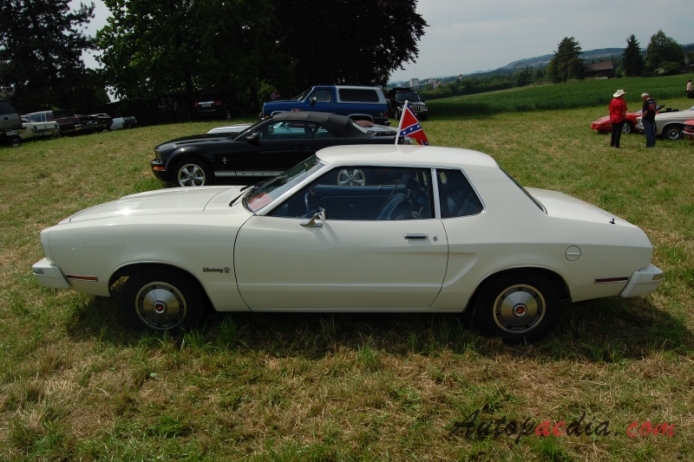Ford Mustang 2nd generation 1974-1978 (Coupé 2d), left side view