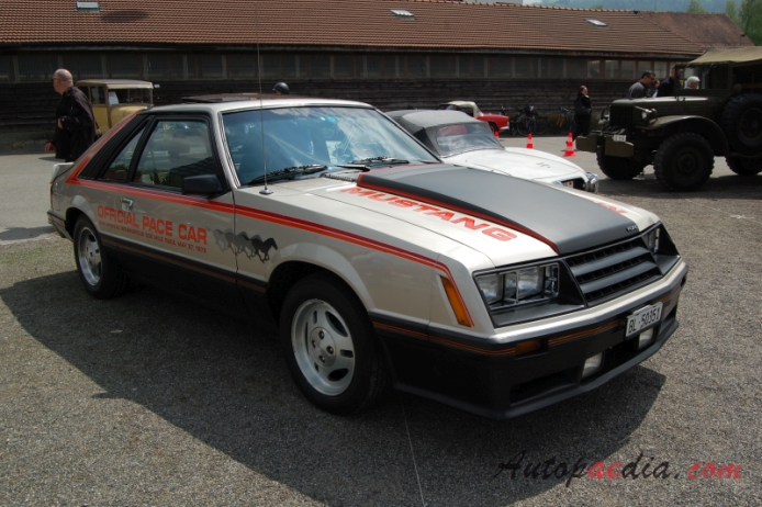 Ford Mustang 3. generacja 1979-1993 (1979 Indianapolis Pace Car hatchback 3d), prawy przód