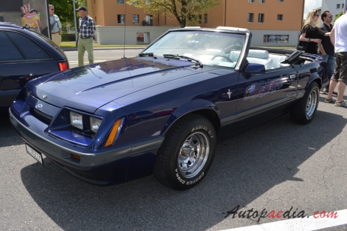 Ford Mustang 3rd generation 1979-1993 (1983-1986 cabriolet 2d), left front view