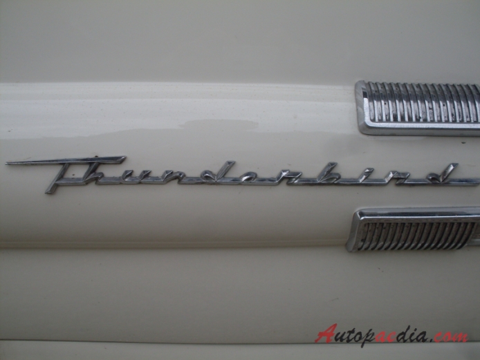 Ford Thunderbird 2. generacja 1958-1960 (1959 hardtop Coupé 2d), emblemat bok 