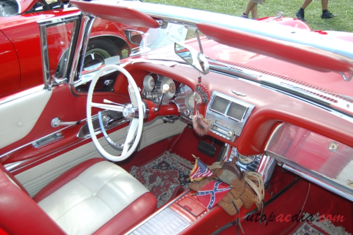 Ford Thunderbird 2. generacja 1958-1960 (1960 kabriolet 2d), wnętrze