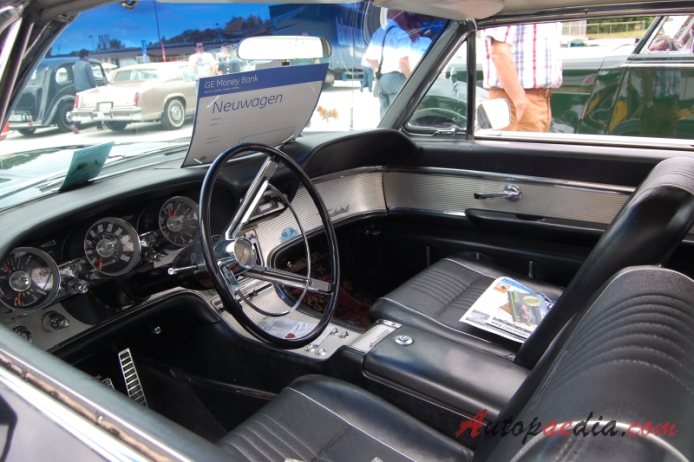 Ford Thunderbird 3. generacja 1961-1963 (1963 hardtop Coupé 2d), wnętrze