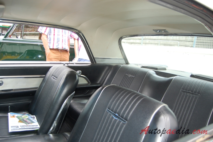 Ford Thunderbird 3. generacja 1961-1963 (1963 hardtop Coupé 2d), wnętrze