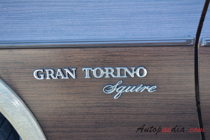 Ford Torino 1968-1976 (1973 Gran Torino Squire station wagon 5d), emblemat bok 