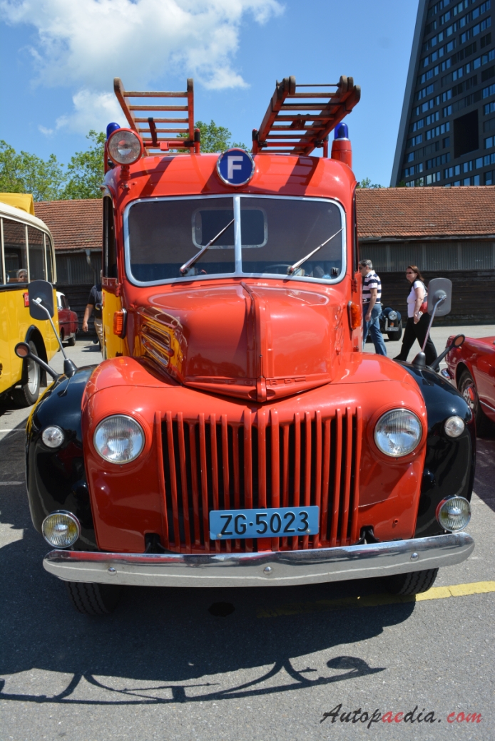 Ford truck 1947 (fire engine), front view