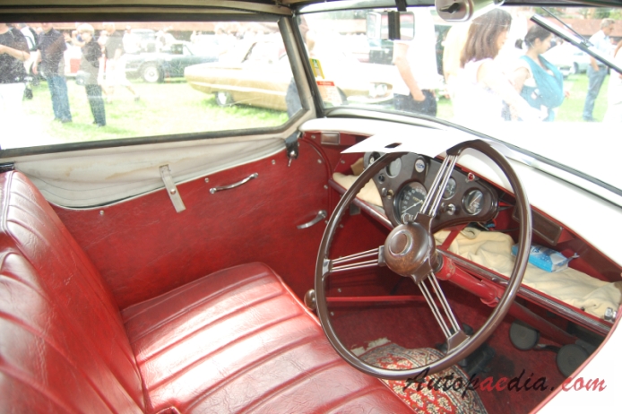 Ford Anglia 2. generacja 1949-1953 (1949 E494A tourer 2d), wnętrze