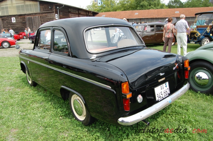 Ford Anglia 3. generacja 1953-1959 (100E saloon 2d), lewy tył