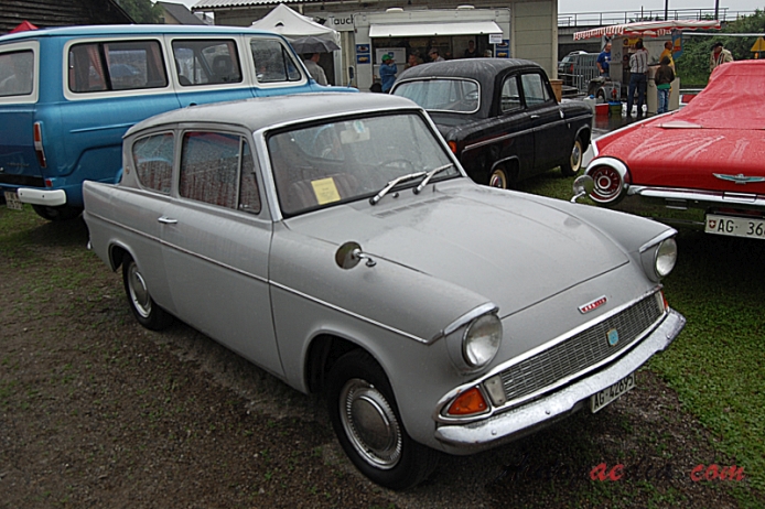 Ford Anglia 4th generation 1959-1967 (1962-1967 123E 1200 de luxe saloon 2d), right front view