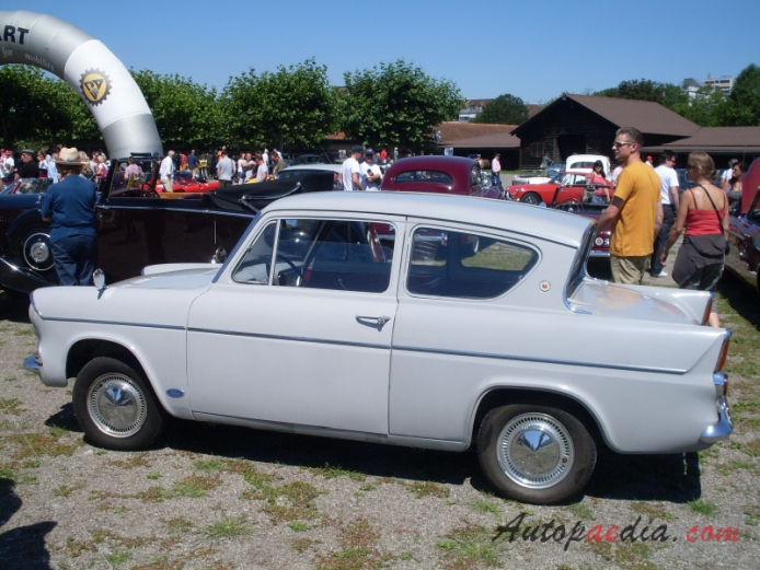 Ford Anglia 4th generation 1959-1967 (1962-1967 123E 1200 de luxe saloon 2d), left side view