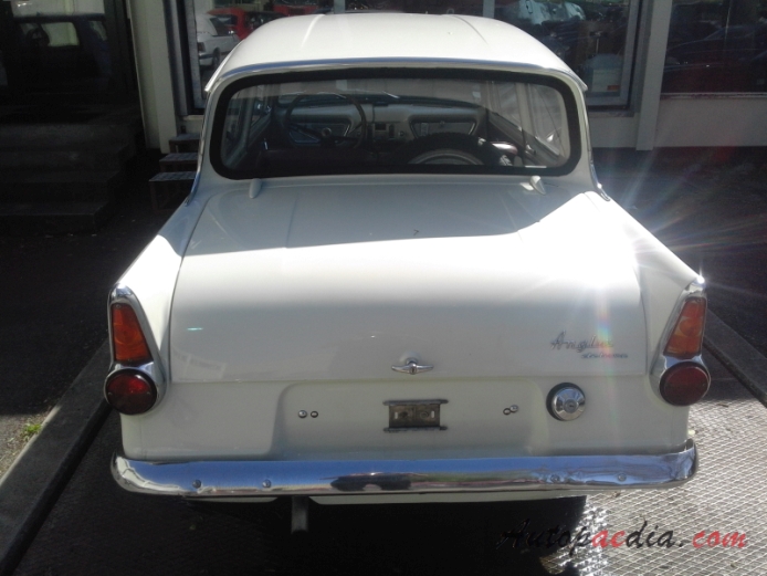 Ford Anglia 4. generacja 1959-1967 (deLuxe saloon 2d), tył