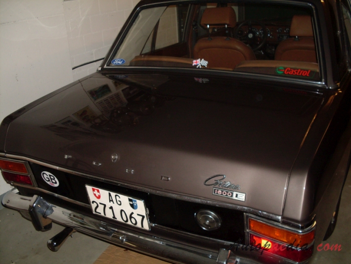 Ford Cortina Mk II 1966-1970 (1969-1970 1600E), tył