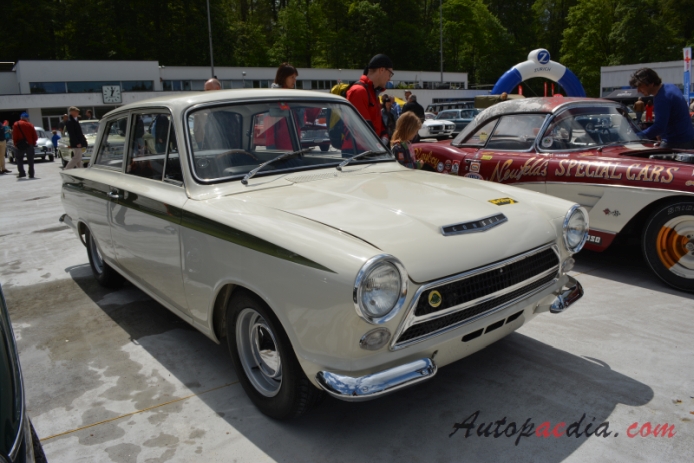 Ford Cortina Mk I 1962-1966 (1962-1964 Mk Ia Lotus Cortina sedan 2d), prawy przód