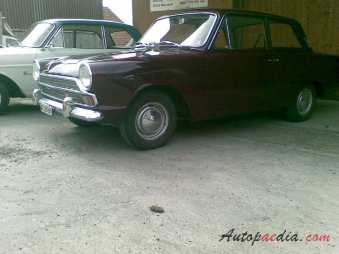 Ford Cortina Mk I 1962-1966 (1964-1966 Mk Ib Deluxe sedan 2d), left front view