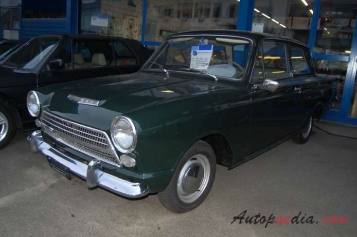 Ford Cortina Mk I 1962-1966 (1964 Mk Ia Consul Cortina sedan 4d), lewy przód
