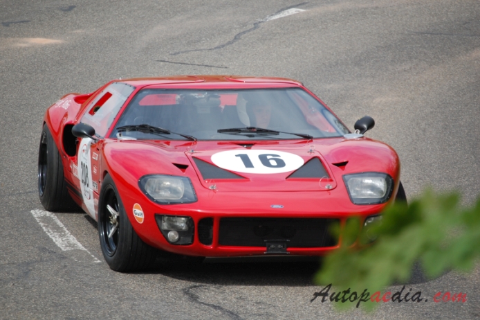 Ford GT40 1965-1968 (1969), right front view