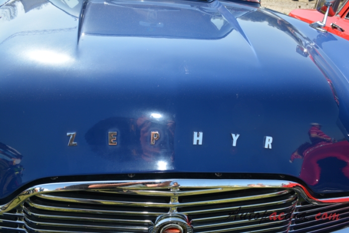 Ford Zephyr Mark II 1956-1962 (sedan 4d), front emblem  