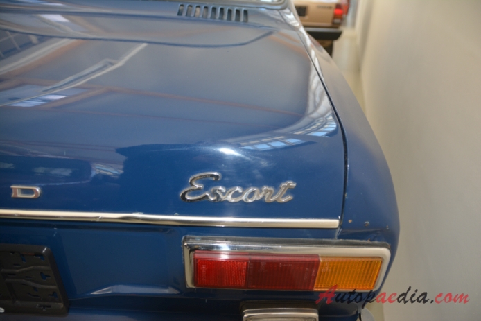 Ford Escort MkI 1967-1974 (1972 Ford Escort XL 1100 sedan 4d), rear emblem  