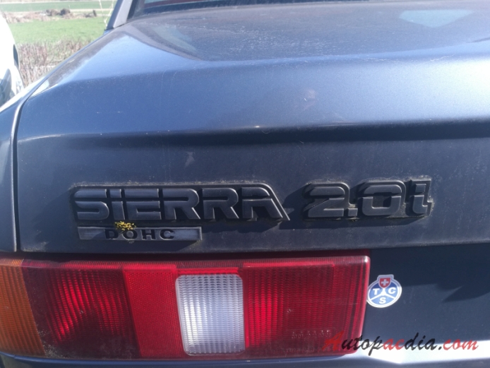 Ford Sierra Mk II 1987-1993 (1989-1990 Ford Sierra 2.0i DOHC sedan 4d), emblemat tył 