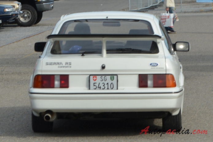Ford Sierra Mk I 1982-1987 (1986-1987 Ford Sierra RS Cosworth hatchback 3d), tył