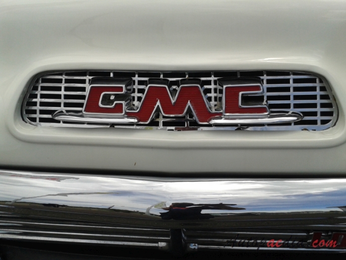 GMC Blue Chip Series 1955-1959 (1957 100 pickup 2d), front emblem  