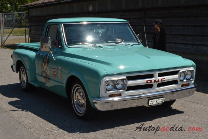 GMC C-K Series 2nd generation 1967-1972 (1967 Custom pickup 2d), right front view
