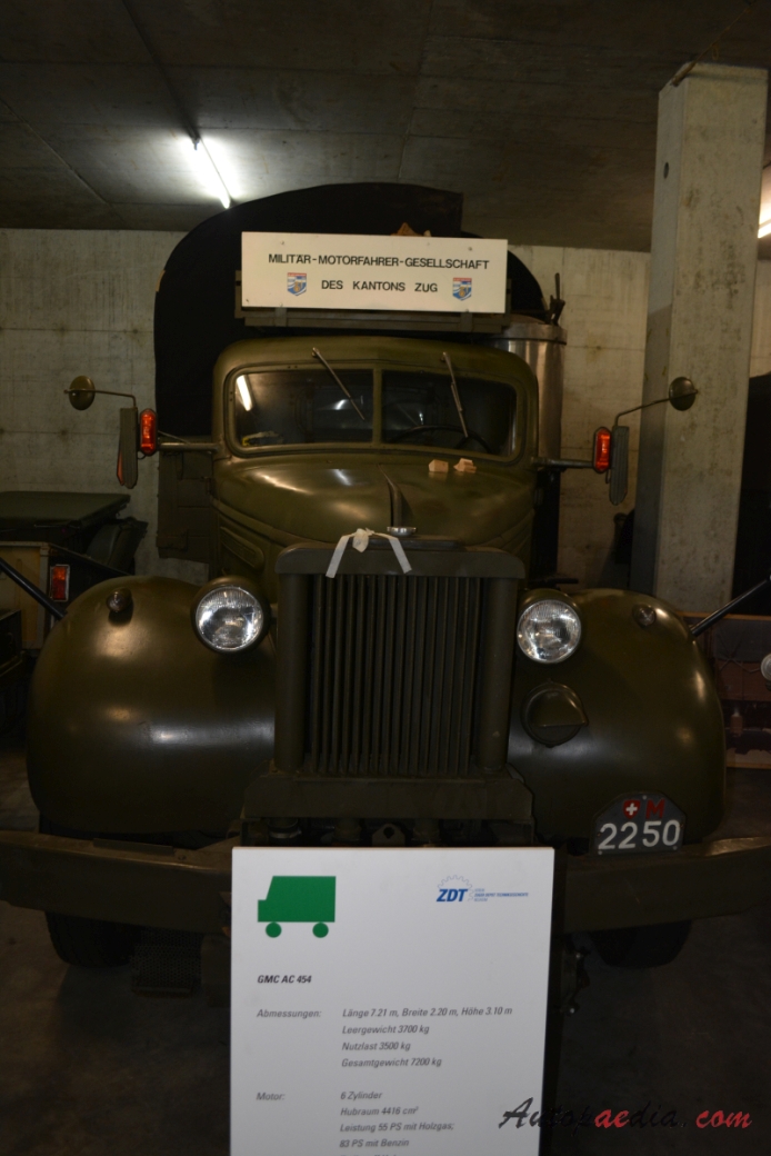 GMC AC 454 1940-19xx (1940 pojazd wojskowy), przód