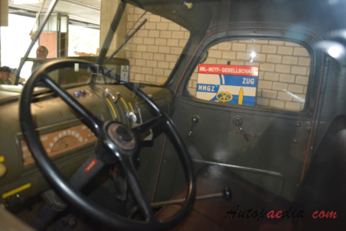 GMC AC 454 1940-19xx (1940 pojazd wojskowy), wnętrze