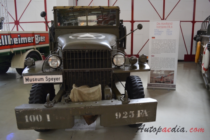 GMC CCKW 1941-1945 (1942 6x6 pojazd wojskowy), przód