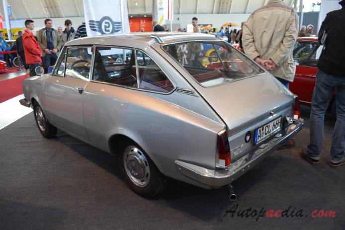 Glas 1304 1965-1967 (1966-1967 CL Combi limuzyna 3d), lewy tył