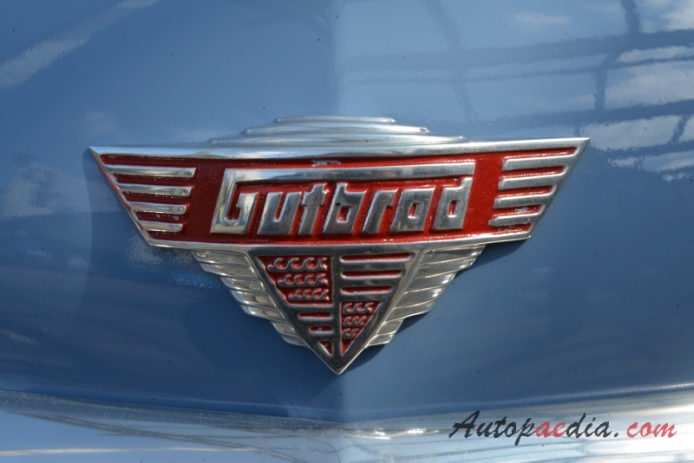 Gutbrod Superior 700E 1950-1954 (1927), front emblem  