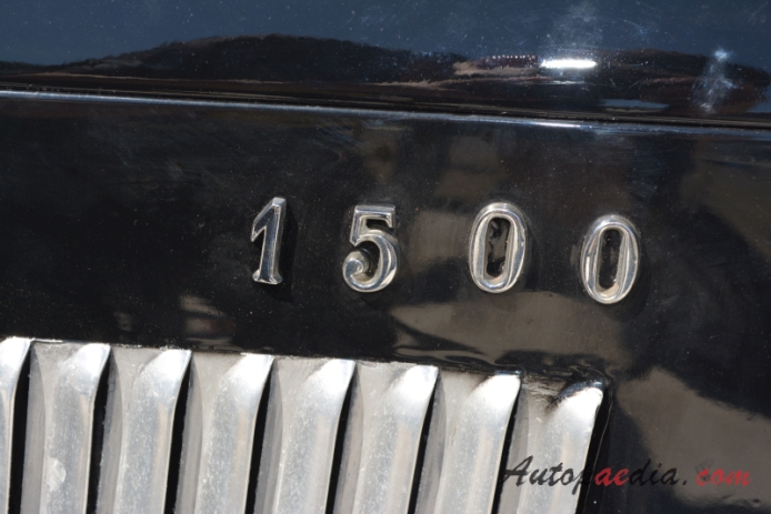 HRG 1947 (1500 roadster 2d), side emblem 