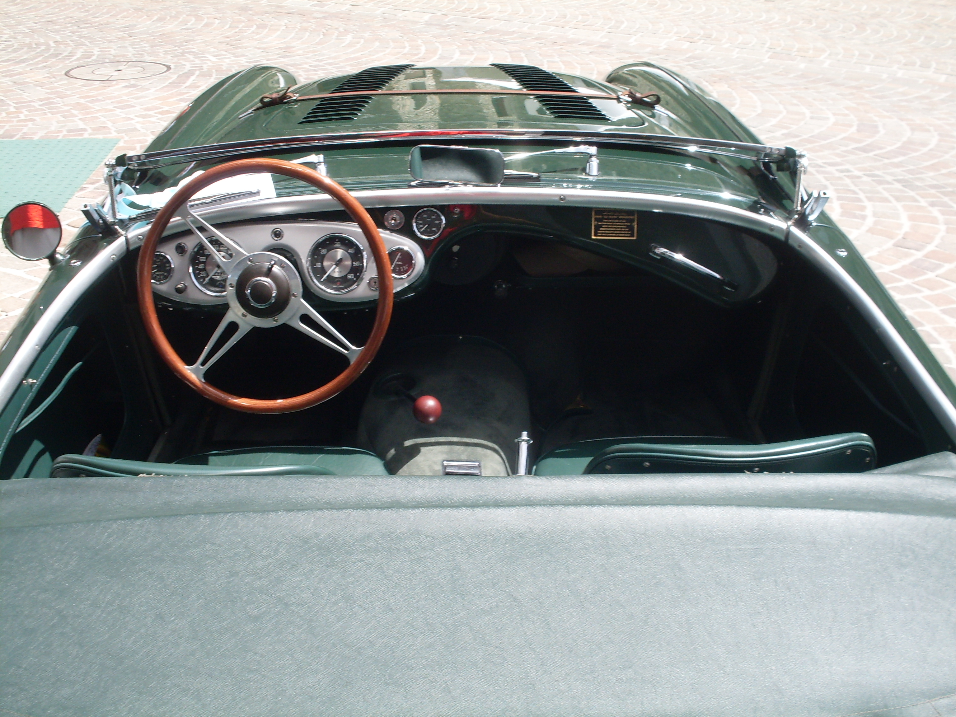 Austin-Healey 100-4 1953-1956 (1956 100M Le Mans BN2), wnętrze