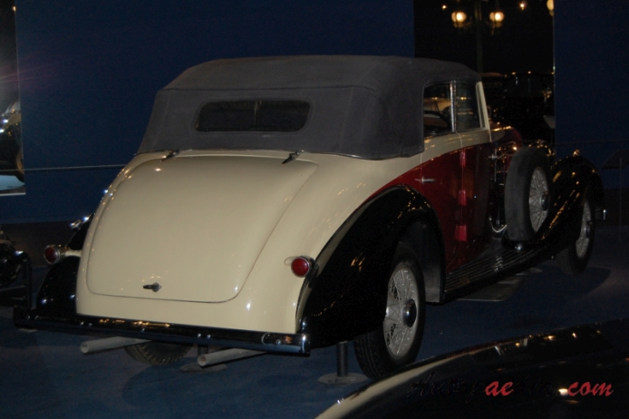 Hispano Suiza J12 1931-1938 (1933 cabriolet 4d), right rear view