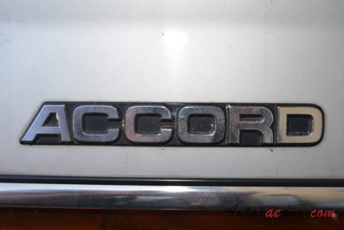 Honda Accord 2. generacja (Series SY/SZ/AC/AD) 1981-1985 (1981-1983 hatchback 3d), emblemat tył 