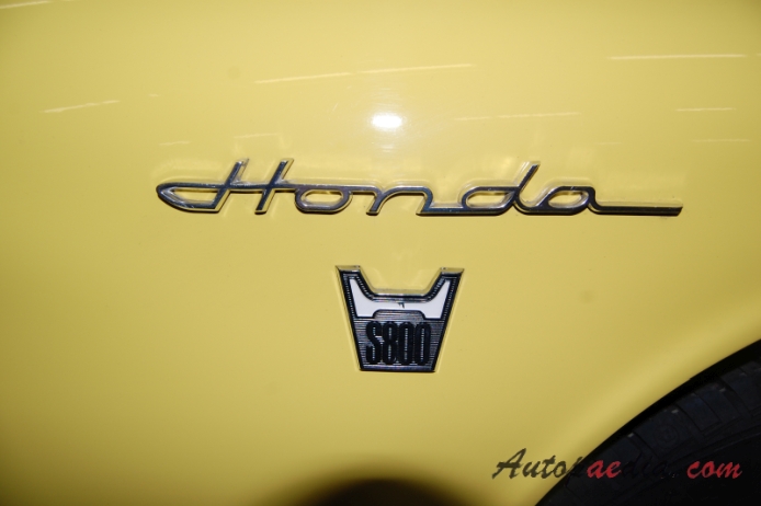 Honda S800 1966-1970 (1968 Coupé 2d), side emblem 