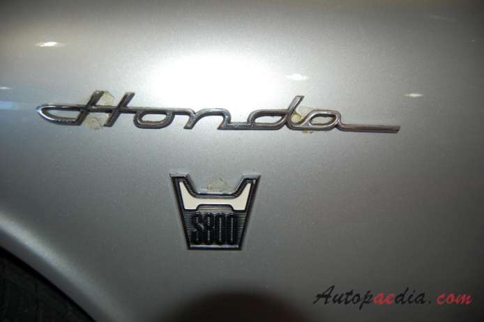 Honda S800 1966-1970 (1969 Coupé 2d), side emblem 