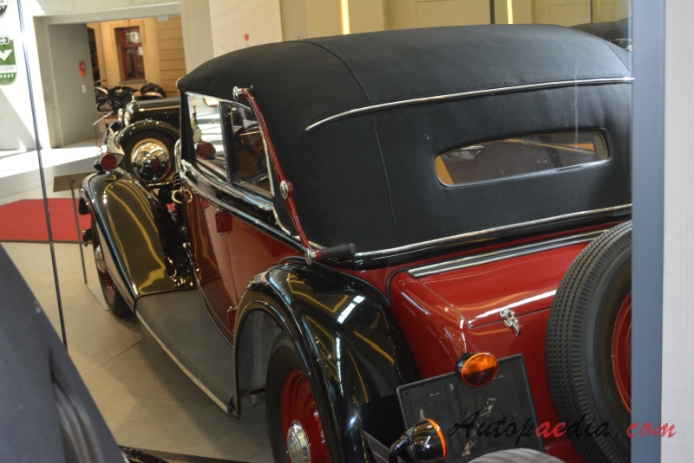 Horch 830 1933-1934 (1933 Horch 830 Gläser cabriolet 2d), lewy tył