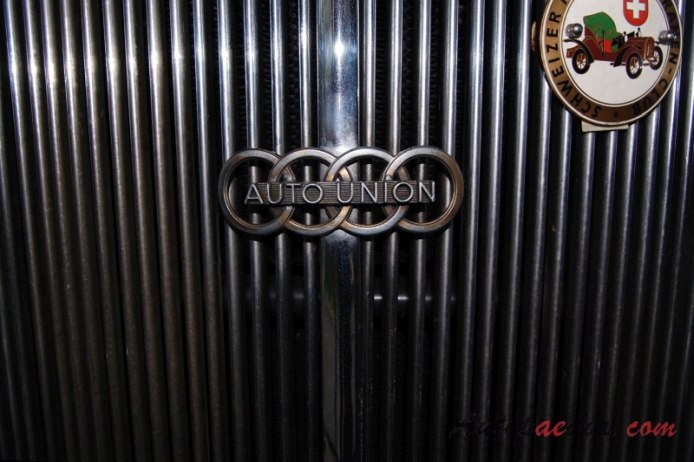 Horch 830 BL 1934-1940 (1936 cabriolet 4d), front emblem  