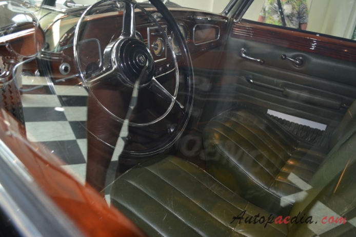 Horch 930 V 1937-1940 (1939 cabriolet 2d), wnętrze