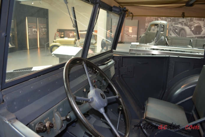 Horch 108 1937-1940 (1940 Horch typ 108 1B 4x4 off-road pojazd wojskowy 4d), wnętrze