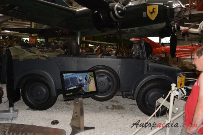 Horch 108 1937-1940 (KFZ 18 off-road military vehicle 4d), right side view