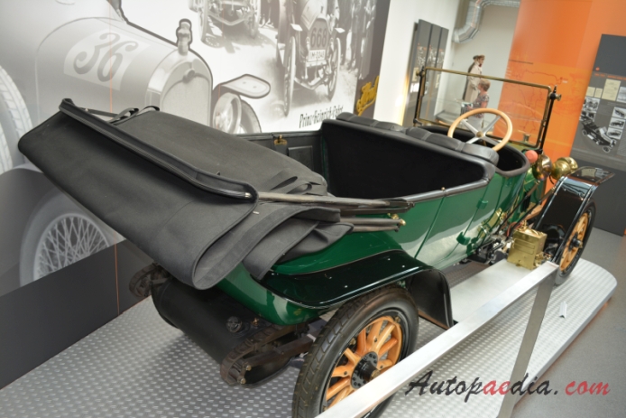 Horch 12/28 PS 1910-1911 (1911 phäton), right rear view
