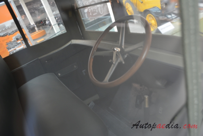 Horch 25/42 PS 1916-1922 (1916 flatbed truck), interior
