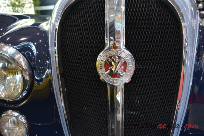 Hotchkiss Anjou 1950-1952 (1950 2050 Worblaufen cabriolet 4d), front emblem  