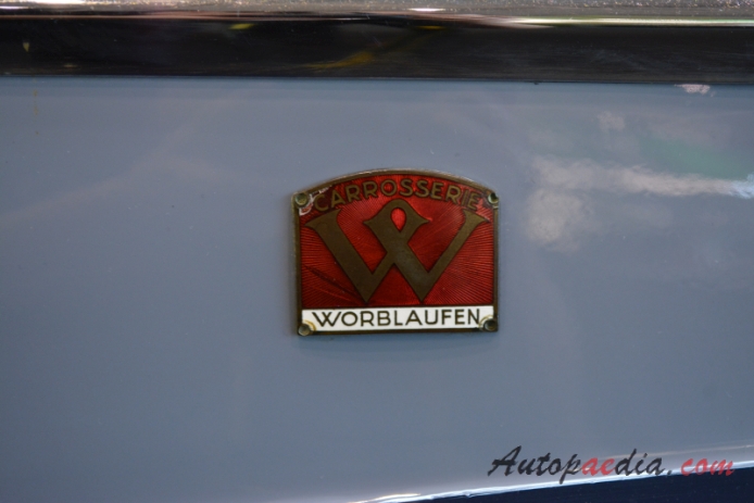 Hotchkiss Anjou 1950-1952 (1950 2050 Worblaufen cabriolet 4d), emblemat bok 
