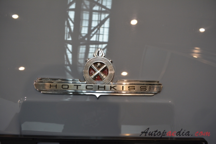 Hotchkiss Anjou 1950-1952 (1950 2050 Worblaufen cabriolet 4d), rear emblem  