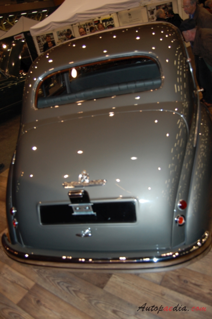 Hotchkiss Anjou 1950-1952 (1951 1350 saloon 4d), rear view